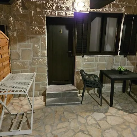 Homestay Forko Luxury Near Paradise