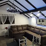 Homestay Forko Luxury Near Paradise