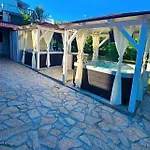 Forko Luxury Near Paradise