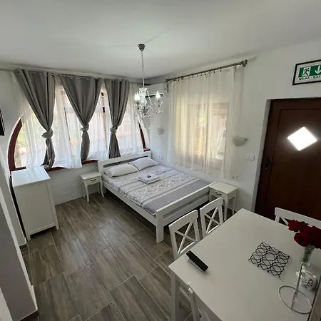 Forko Luxury Near Paradise *