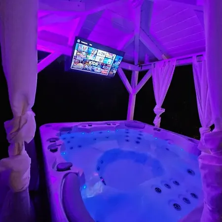 Forko Luxury Near Paradise